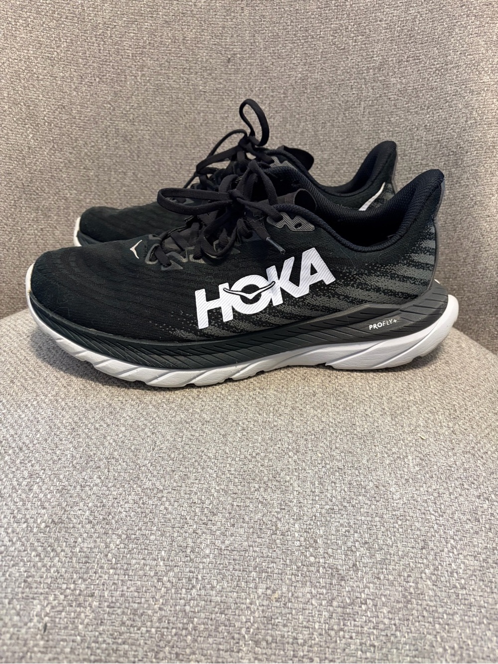 HOKA - women’s size 11 Mach 5 in the popular 'Black Castlerock'
